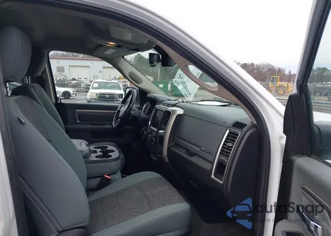 2019 Ram 1500 Classic Big Horn 4X4 6'4 Box z USA, uszkodzony, nr VIN 1C6RR7TT6KS696311